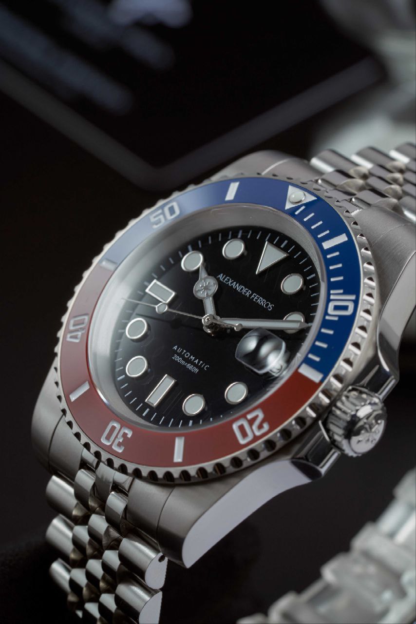 Alexander Ferros Diver - Jubilee Red